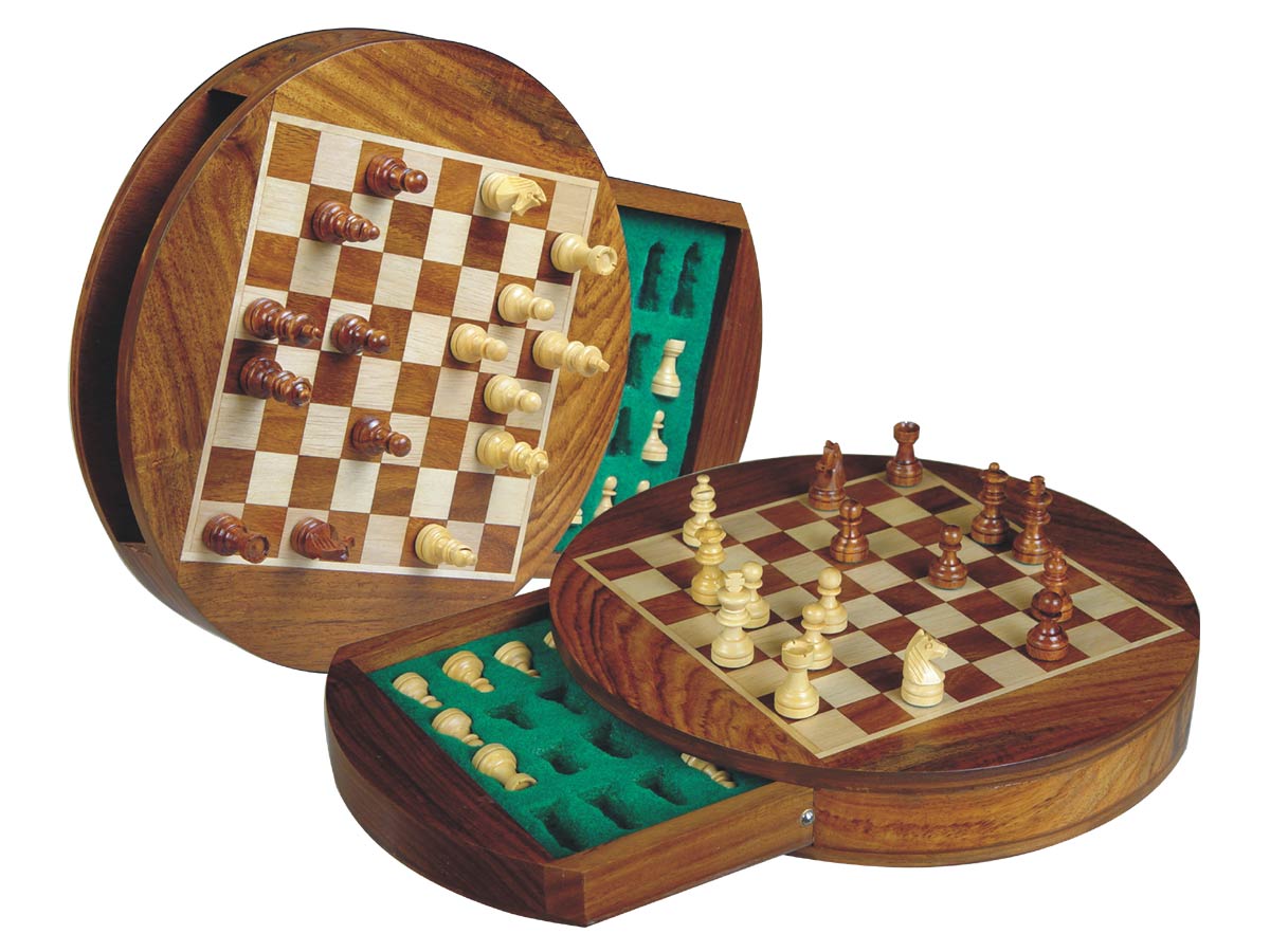 Travel Magnetic Chess Set 9